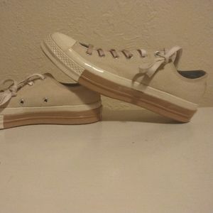 EUC Converse beige/nude Chucks